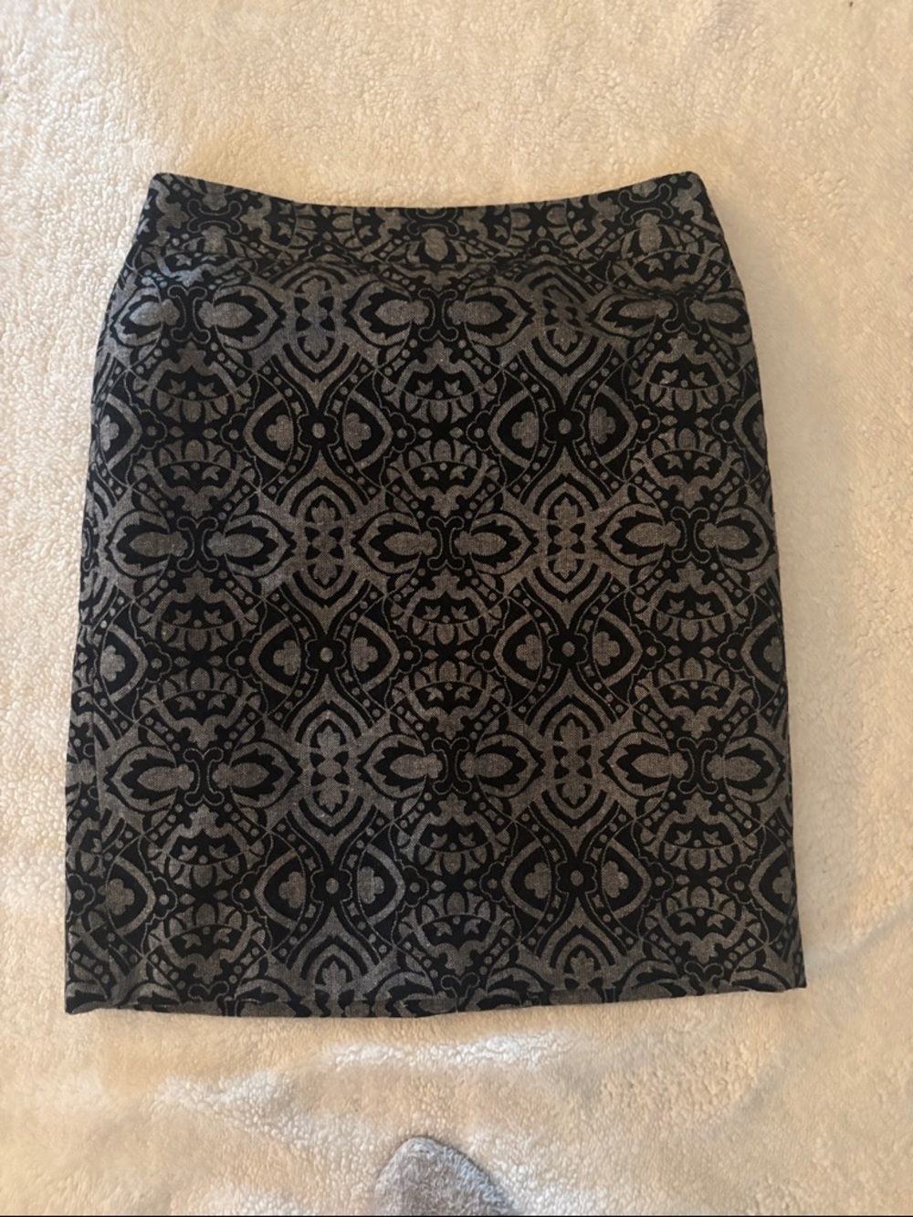 Ann Taylor Black and Gray Patterned Pencil Skirt